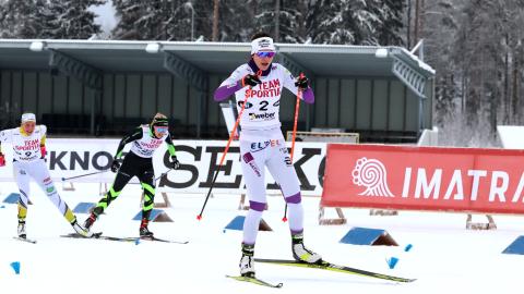 SM-hiihdot 2022 kolme hiihtäjää ladulla