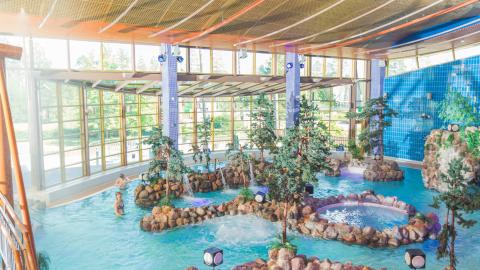 Kylpylä Taikametsä saunas and pools